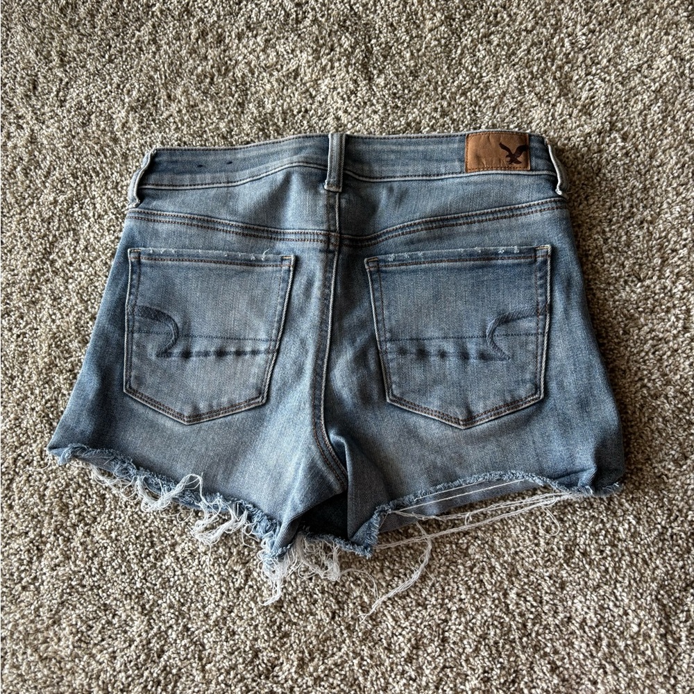 American Eagle Hi-Rise Jean Shortie - Picture 3 of 5